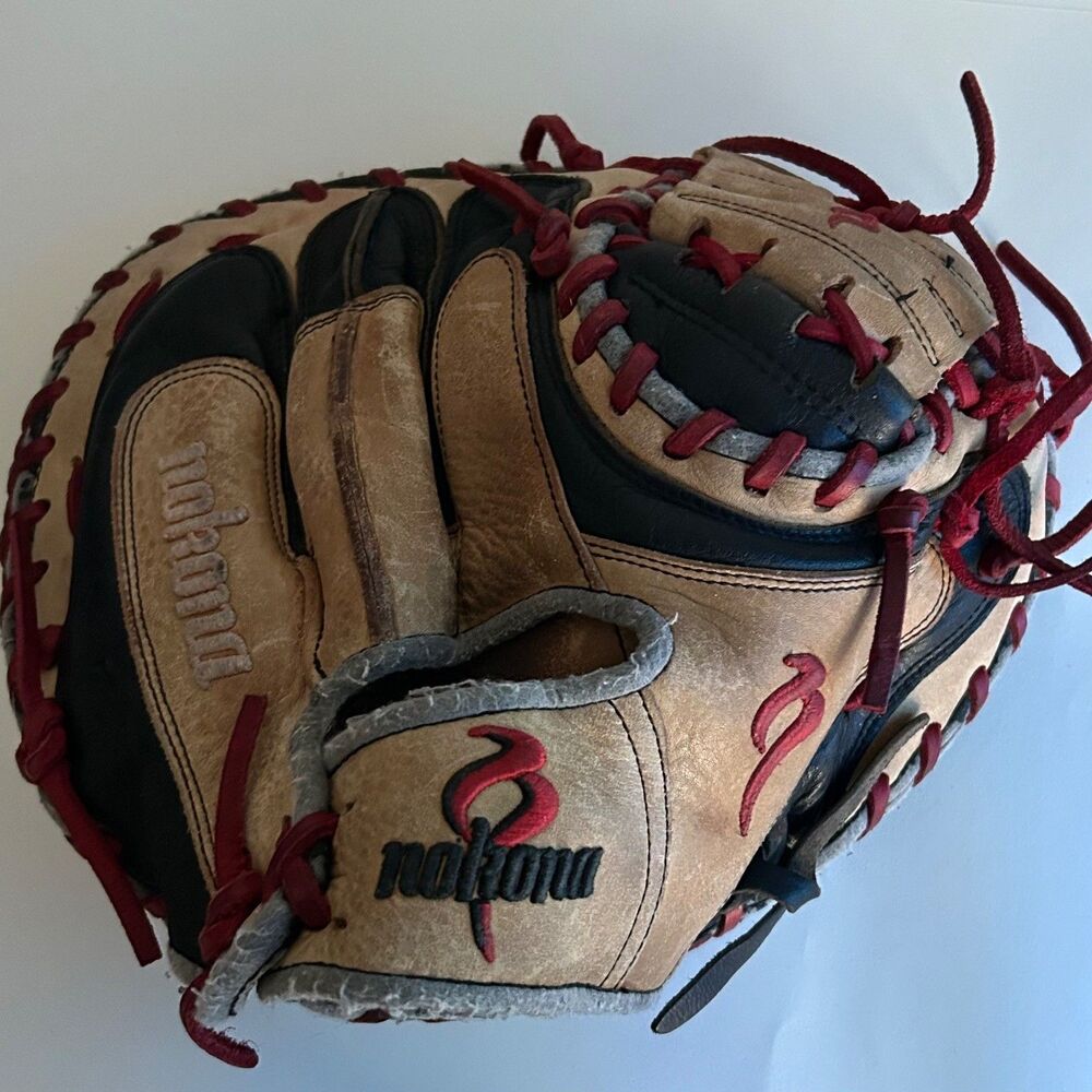 Nokona Mitt NKK CM33 Catcher's 33 Inch Kona Deer Tanned Leather Baseball Glove